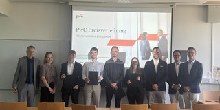 Foto von Prof. Dr. Andreas Hoffjan, Prof. Dr. Christiane Pott (TU Dortmund) Nils Wenzel, Arne Dornemann, Jonas Weißbauer, Lilly Koch (Preisträger*innen) Malte Krewinkel, Jan Birkner, Lennart Kreyßing (PwC)